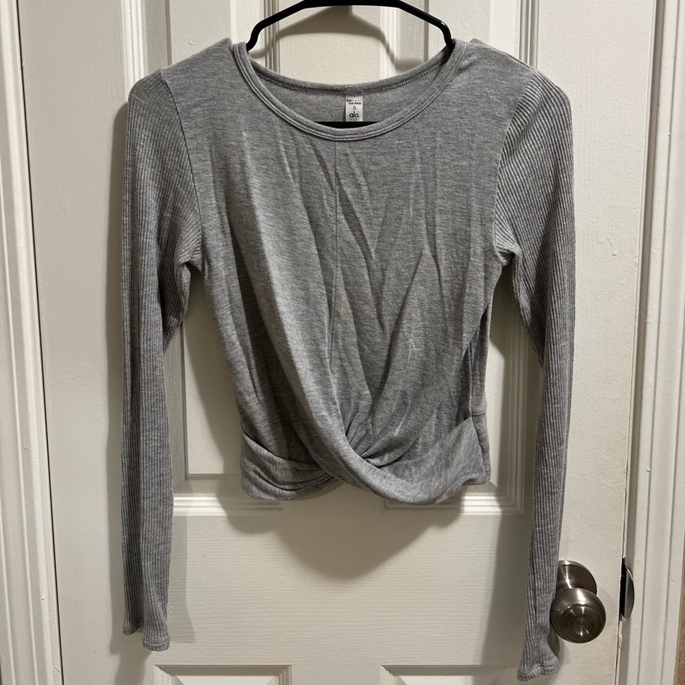 alo yoga long-sleeve shirt